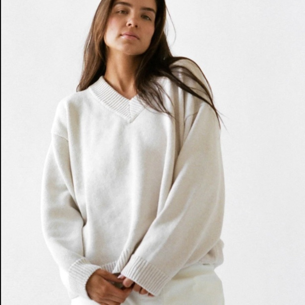 James Street Co Sloane V-neck in Canvas